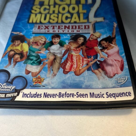High School Musical 2 Extended Edition Starring Zac Efron DVD  Preloved - Picture 7 of 8